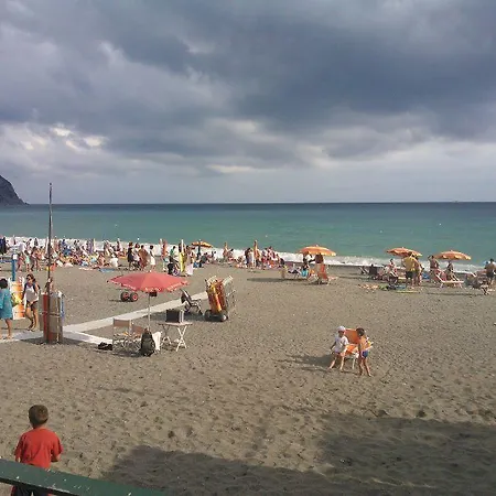Sul Mare Per Le Cinque Terre * Сестри-Леванте