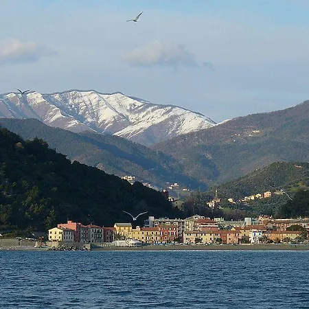 Sul Mare Per Le Cinque Terre * Сестри-Леванте